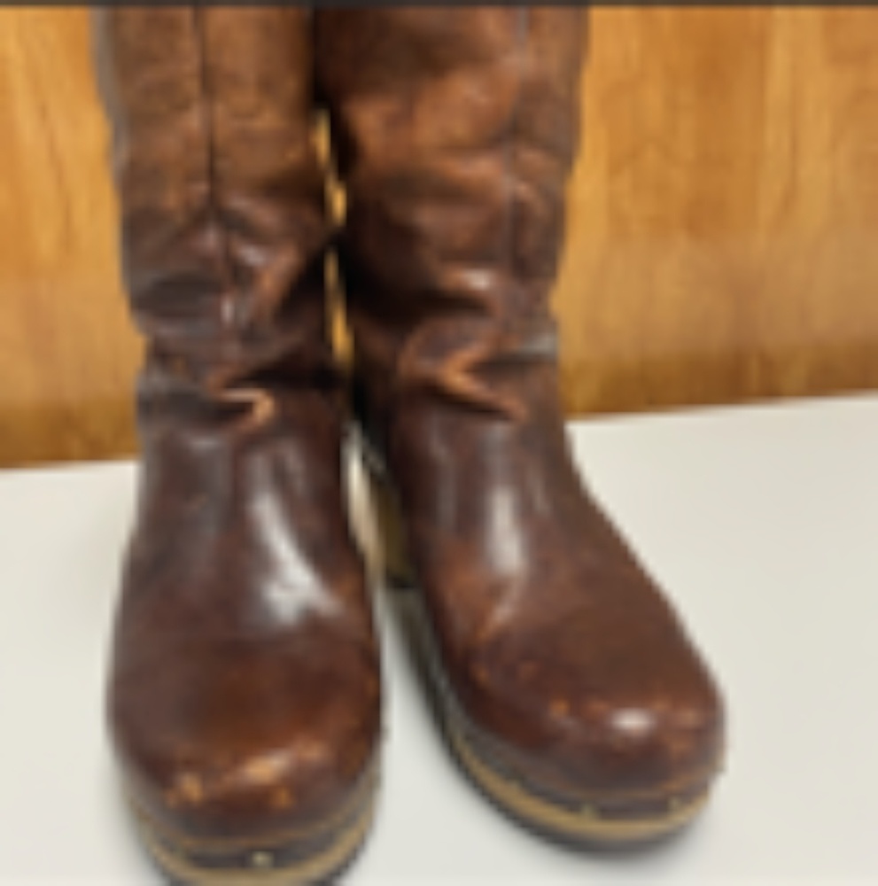 Boots - Picture 4 of 7